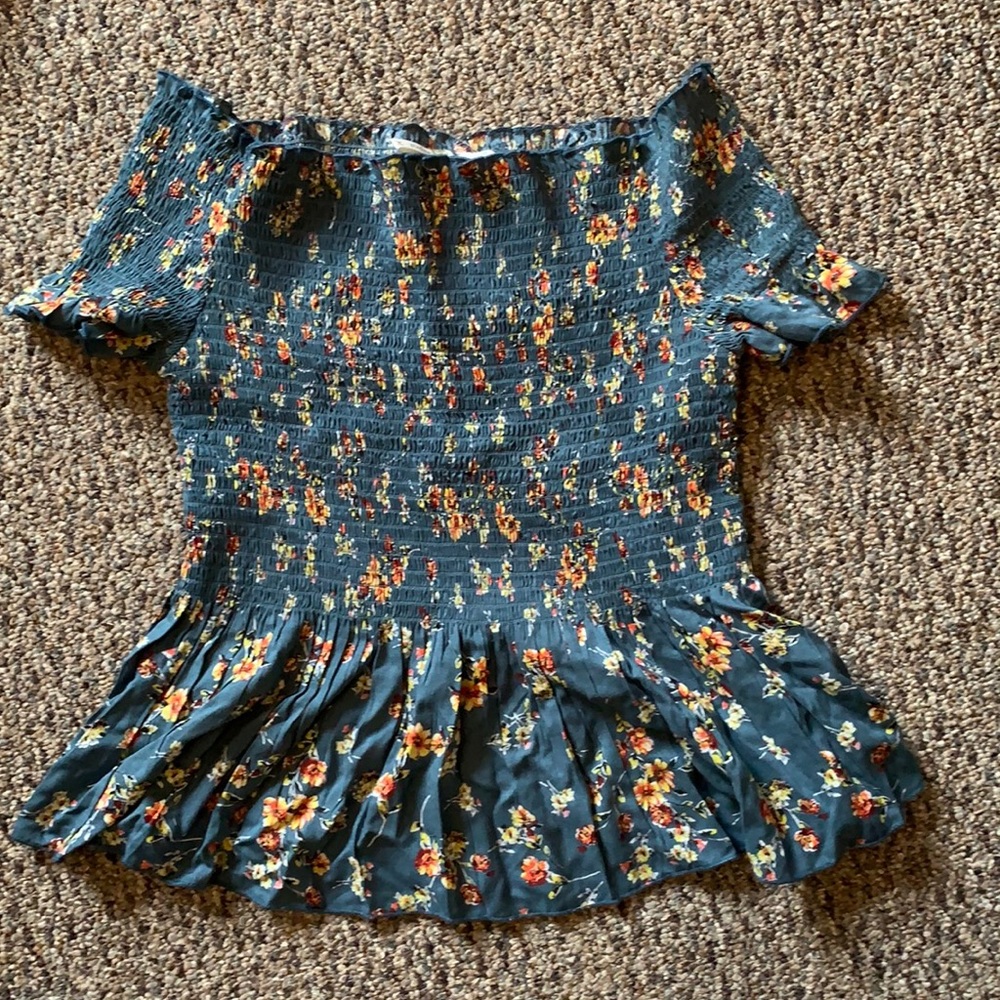 Floral shirt never worn